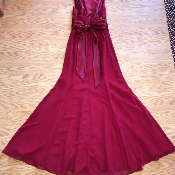 David’s Bridal Gown 8 - Picture 3 of 8